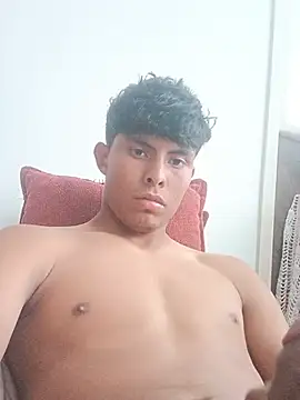 Dariosuarez1109 online show from June 22, 2026, 7:22 pm