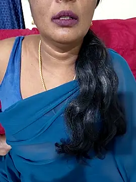 Snapshot of Sunitha-tamilponu chatting on June 19, 2026, 4:46 pm Sunitha-tamilponu online show from June 19, 2026, 4:46 pm