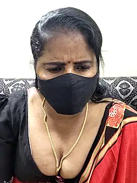 Snapshot of Sunitha-tamilponu chatting on July 31, 2026, 3:53 pm Sunitha-tamilponu online show from July 31, 2026, 3:53 pm