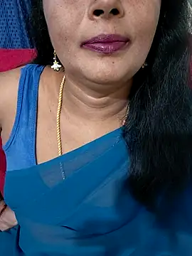 Snapshot of Sunitha-tamilponu chatting on June 17, 2026, 6:07 pm Sunitha-tamilponu online show from June 17, 2026, 6:07 pm