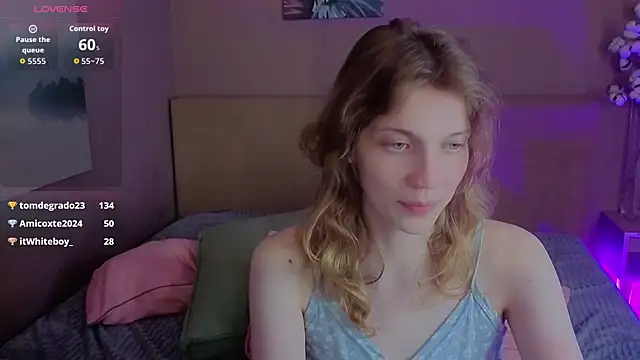 Emily Cartex online show from July 28, 2026, 2:24 pm