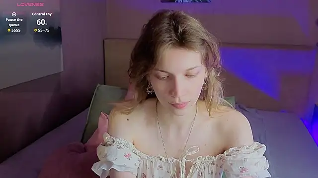 Emily Cartex online show from July 9, 2026, 6:14 am