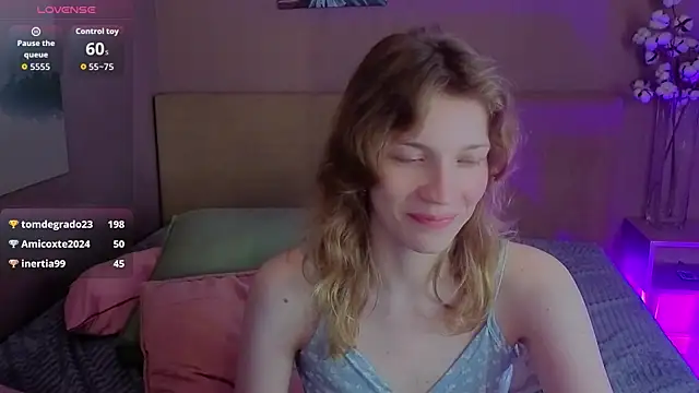 Emily Cartex online show from July 28, 2026, 4:39 pm