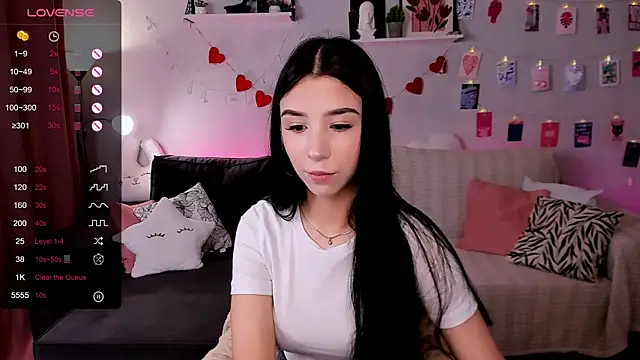 jasmintokyra online show from May 5, 2026, 8:39 am