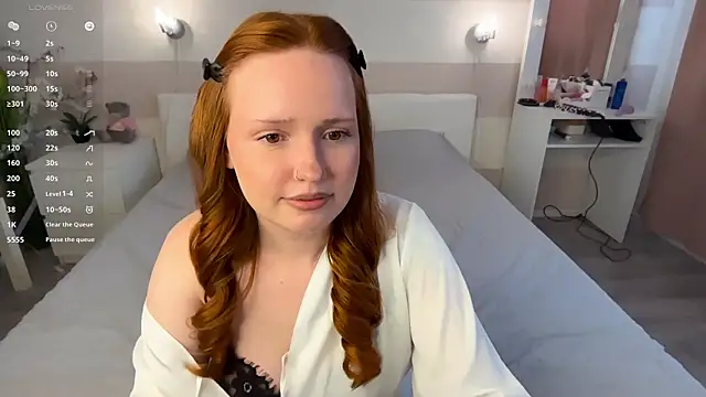 KikiBorn online show from May 8, 2026, 8:18 am