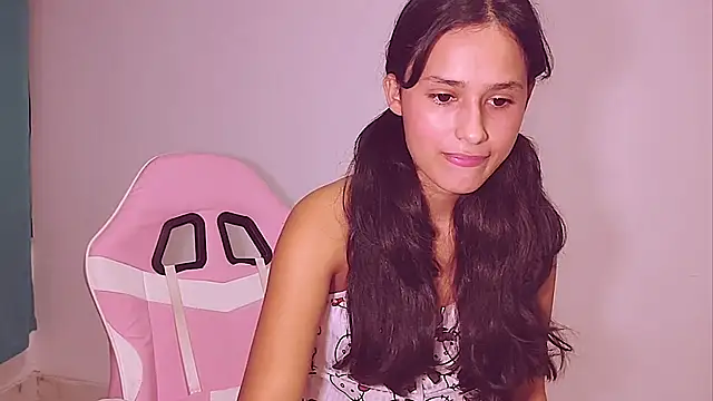 Snapshot of Baby_Elisee chatting on July 26, 2026, 3:02 am Baby Elisee online show from July 26, 2026, 3:02 am
