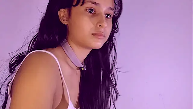 Snapshot of Baby_Elisee chatting on July 11, 2026, 12:33 am Baby Elisee online show from July 11, 2026, 12:33 am