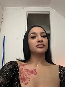 latinadollxo online show from April 27, 2026, 2:37 pm