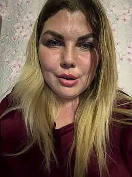 AminkaFoxs online show from May 4, 2026, 8:22 pm