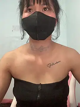 Lilyy18 online show from May 14, 2026, 9:17 am