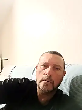 Frank20cmdura online show from May 12, 2026, 5:04 am