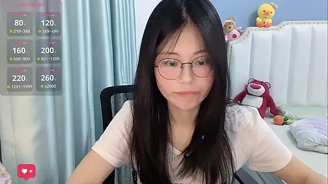 Luna-666 online show from May 2, 2026, 2:33 pm