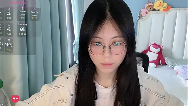 Luna-666 online show from May 9, 2026, 7:34 am