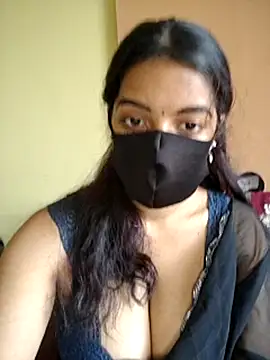 vanika2000 online show from May 18, 2026, 6:07 am