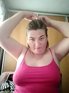 MiyaOlliver online show from May 2, 2026, 2:00 pm