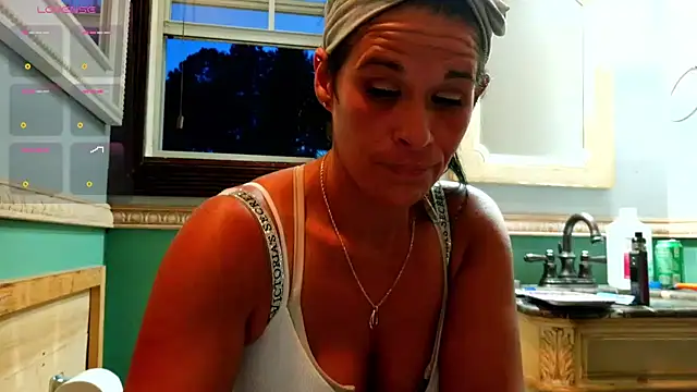 Snapshot of Vanessa_Valentine chatting on May 20, 2026, 1:13 am Vanessa Valentine online show from May 20, 2026, 1:13 am