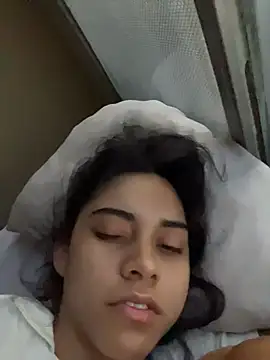 mia moonna online show from May 12, 2026, 10:43 am