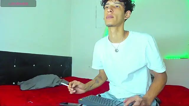 liammendoza98 online show from May 16, 2026, 12:04 pm