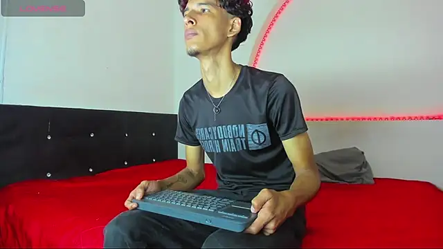 liammendoza98 online show from May 29, 2026, 2:23 pm