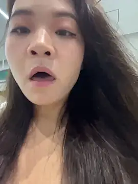 xiaochengzi505 online show from May 19, 2026, 1:10 am