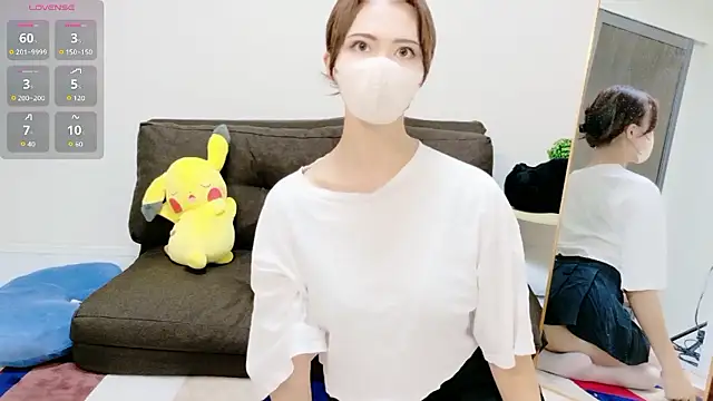 Mirei-chan online show from May 3, 2026, 7:24 am