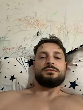 Damiannn33 online show from June 3, 2026, 9:08 pm