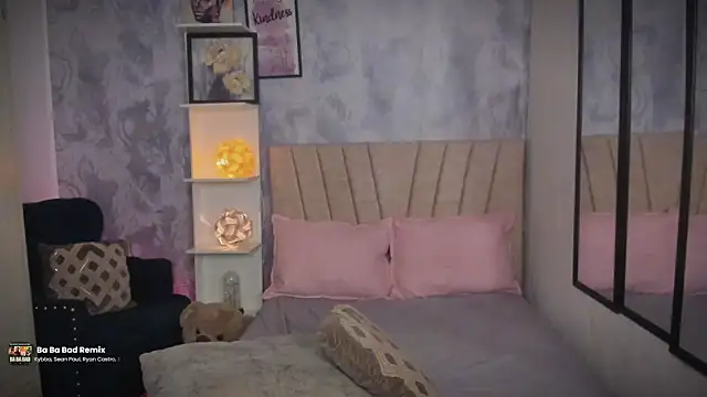 alessia anderson online show from July 28, 2026, 1:02 am