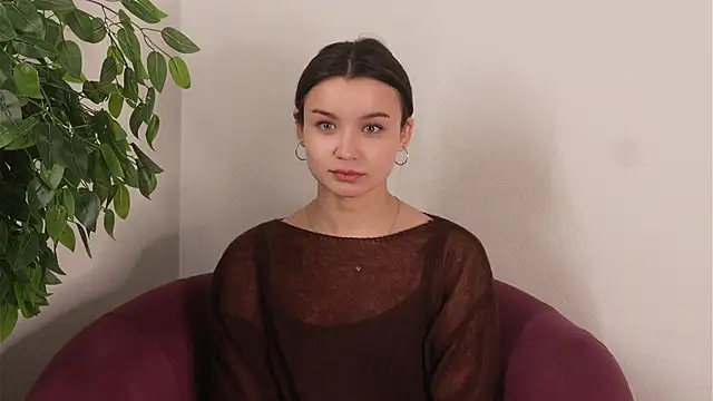 CoralMccarron online show from April 29, 2026, 10:19 am