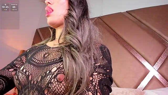 scarlethcollins  online show from May 9, 2026, 12:08 pm