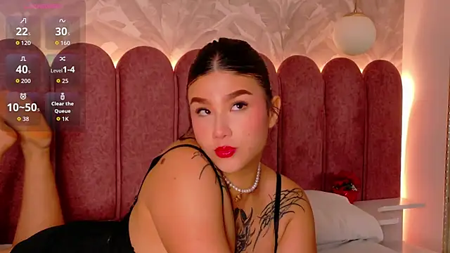 Emily-Cooper- online show from May 11, 2026, 3:41 am