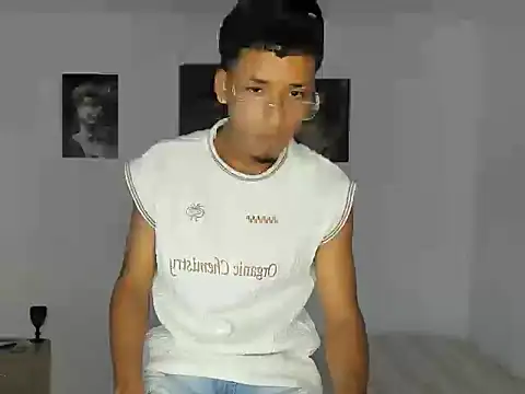 Snapshot of jack_vega1 chatting on May 4, 2026, 5:00 am jack vega1 online show from May 4, 2026, 5:00 am