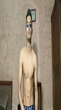 adamhdgdhdv73 online show from May 16, 2026, 12:09 am