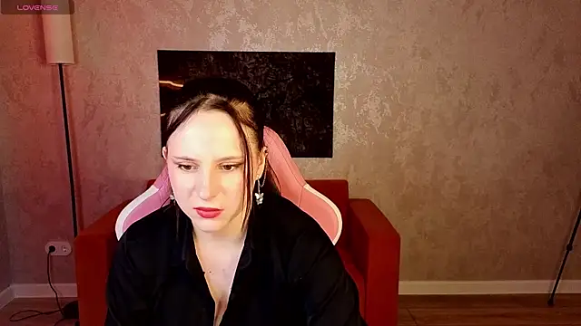 Snapshot of Julia_Shyy chatting on May 19, 2026, 1:56 am Julia Shyy online show from May 19, 2026, 1:56 am