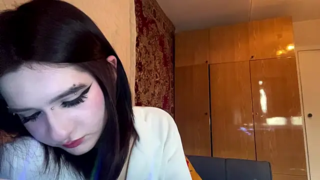 MarindaLueth online show from April 28, 2026, 3:16 pm