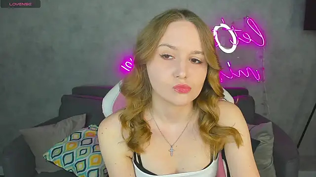 Emmaa Kimm online show from June 21, 2026, 1:00 am