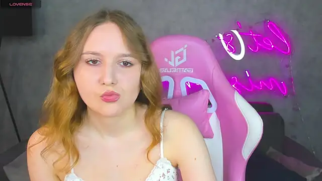 Emmaa Kimm online show from June 18, 2026, 12:42 am