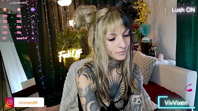 VivVixen online show from June 1, 2026, 2:06 pm
