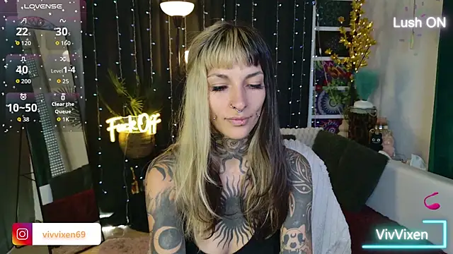 VivVixen online show from July 15, 2026, 4:14 pm