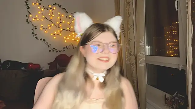 YukiBlush online show from June 13, 2026, 9:02 pm