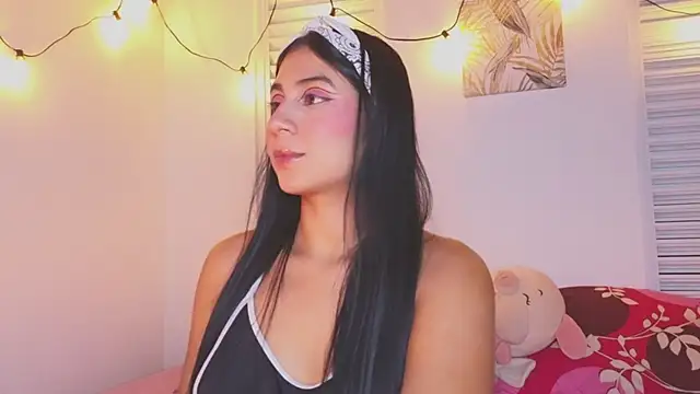 VictoriaaLopez online show from June 6, 2026, 4:17 am