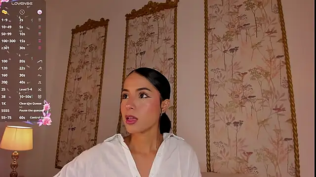 sara castro24  online show from July 29, 2026, 8:52 pm