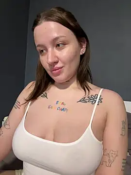 elegant curves online show from May 28, 2026, 4:46 pm