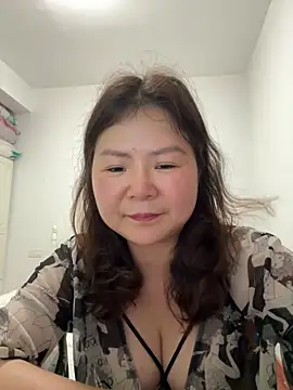 linda51863 online show from May 21, 2026, 12:13 pm