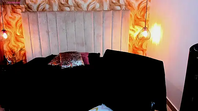 ChloeSmith9 online show from June 11, 2026, 8:50 pm