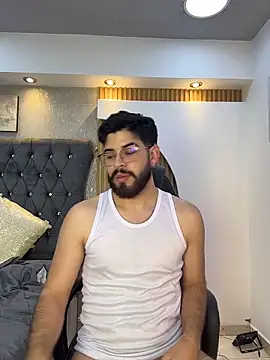 DomBoy  online show from May 19, 2026, 1:56 am
