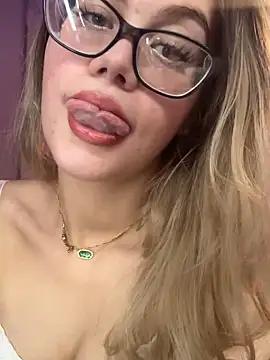 pinkstarburstt online show from May 16, 2026, 2:10 am