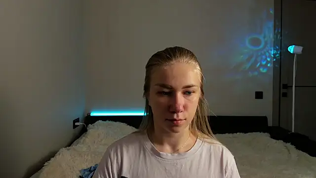 AnnaAlexArti online show from June 25, 2026, 5:12 am