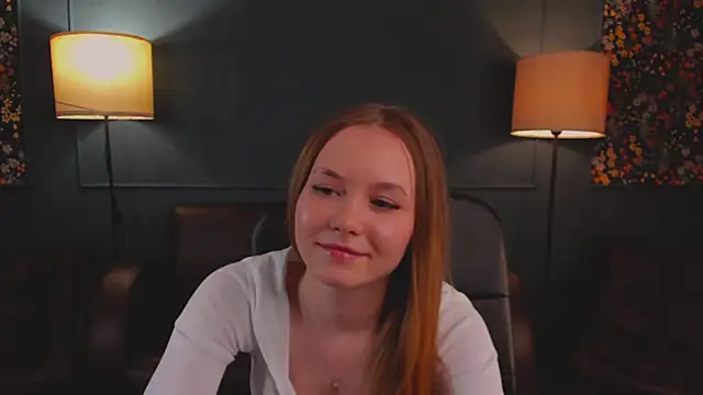 FloraLarsson online show from May 2, 2026, 3:50 pm