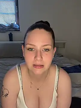 CuteBeaX online show from May 26, 2026, 5:44 pm