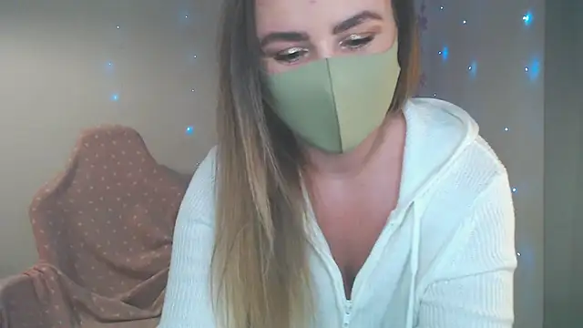 MillaVelvet online show from May 26, 2026, 8:51 pm